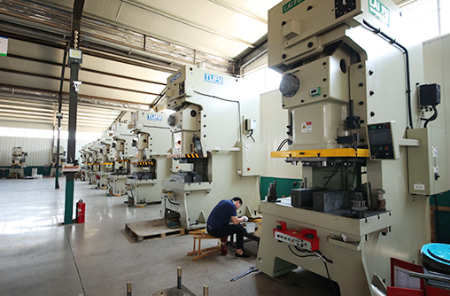 400-ton press used for custom metal enclosures and brackets at an industrial equipment supplier